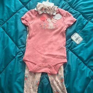 Cute girl’s 6-9 month outfit.